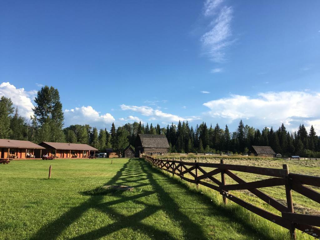 Wells Gray Guest Ranch Hotel Clearwater Exterior foto