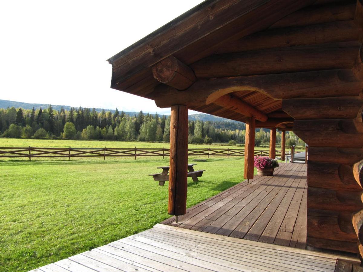Wells Gray Guest Ranch Hotel Clearwater Exterior foto