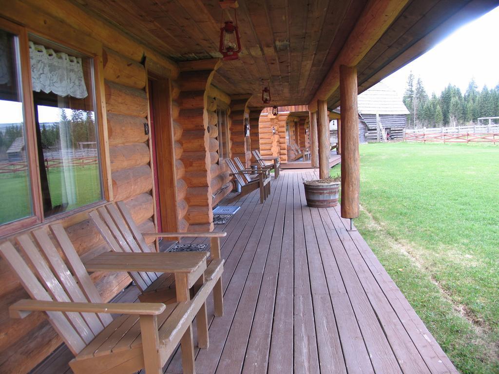 Wells Gray Guest Ranch Hotel Clearwater Exterior foto